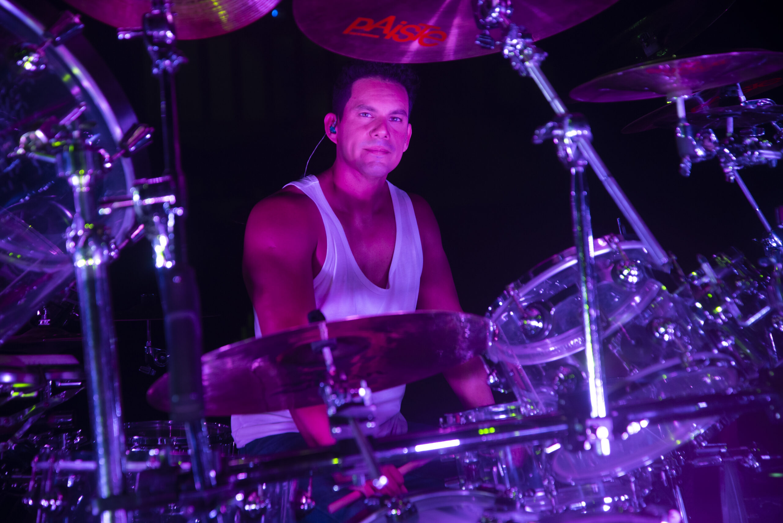 Billy Cueva Lanza «Ven que Moriré», un nuevo horizonte musical como Baterista, y Cantante Solista.